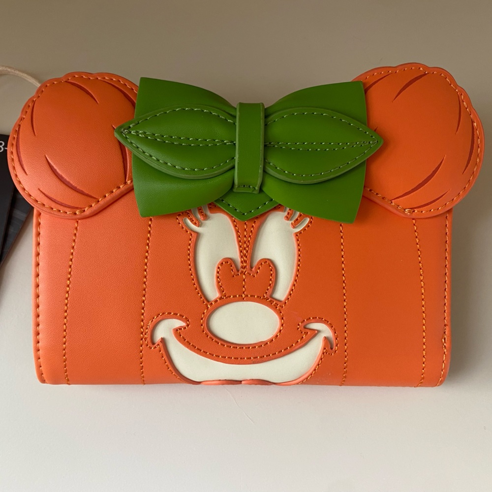 LOUNGEFLY DISNEY Glowface Pumpkin Minnie Mouse Flap Wallet